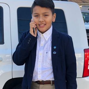 Meet your Posher, Dennis